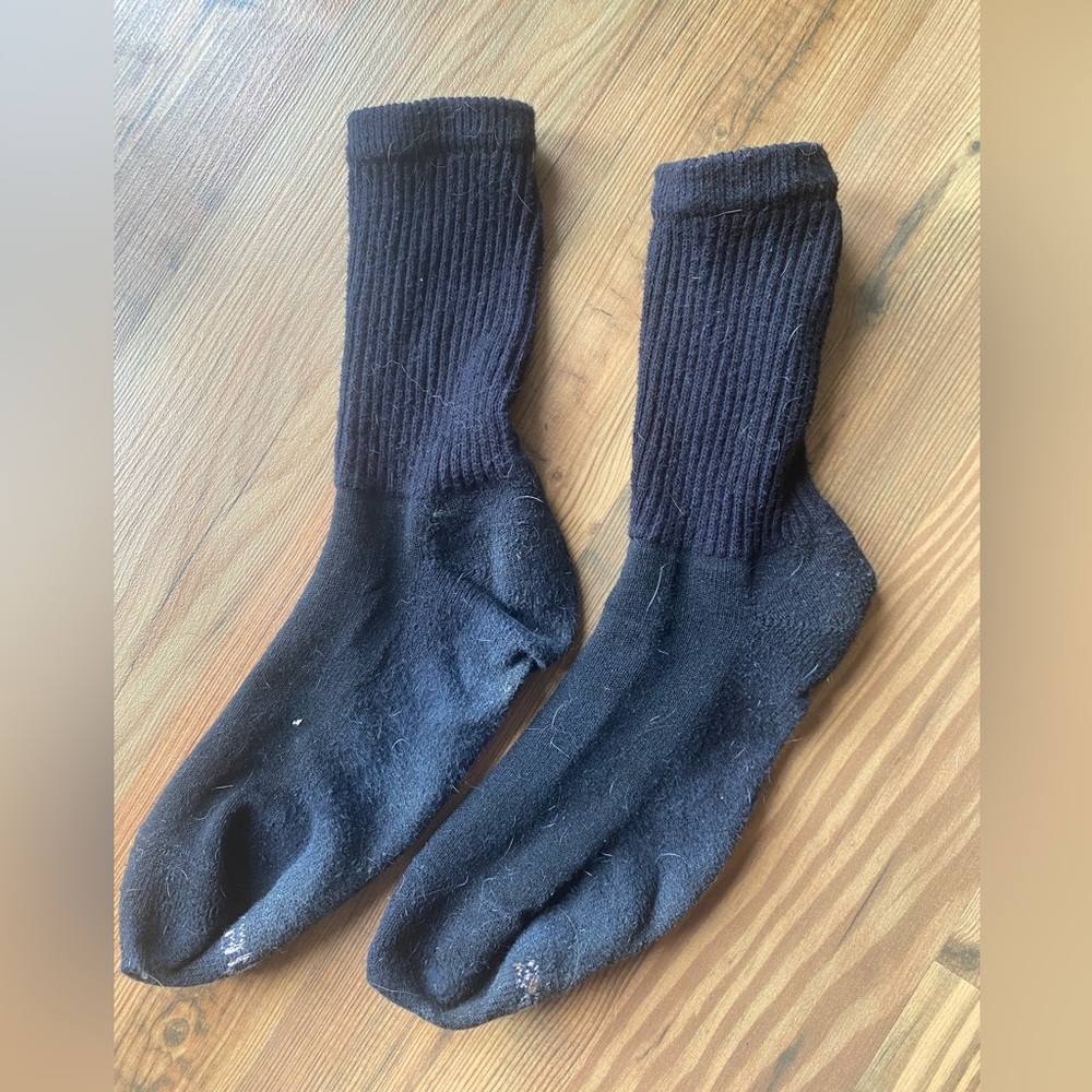Women’s Black crew socks